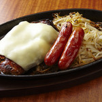 牛タンバル ぶりあん  - 日替わりメニューのチーズバーグ！！人気ＮＯ，１TOPPING あらびきソーセージ
