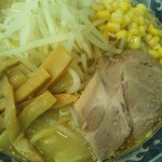 Menya Senri - 味噌ﾗｰﾒﾝ（極太麺選択&麺固め）\880+大盛\100　具たち　2015年1月
