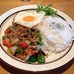 ユイミカフェ - ガパオです【2015年1月昼】