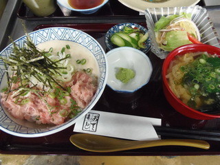 手打ち蕎麦しなの屋吉べぇ - ネギトロ丼