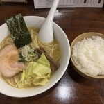 ラハメン ヤマン - JUNKらはめん 大盛、ごはん