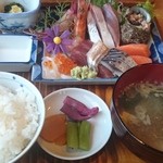 男鹿海鮮料理　三代目ほたる - マル特刺身定食（税込1000円）♪