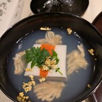 北新地 湯木 - 蛤のお椀、ええ仕事してはります。