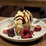 鶏飯 八事バード - ■バームクーヘンの串揚げ バニラアイス添え ￥418