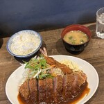 344827656 - ビーフカツ定食。エビフライトッピング
