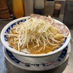 ラーメン大 - スタッフイチオシメニュー「赤ラーメン」