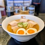 喜多方ラーメン 坂内 - 料理写真:味玉ラーメン