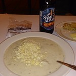 The Grand Central Oyster Bar & Restaurant - クラムチャウダー。この日は改装直後でサム・アダムスです。