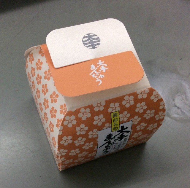 「大手まんぢゅう」歴史ある銘菓とは知らなんだ : 大手饅頭伊部屋 京橋本店