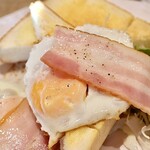 珈琲元年 - ベーコンエッグモーニング