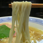 らぁめん 信 - 島唐辛塩麺/麺リフト