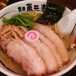黒田萬元堂 - チャーシュー拉麺