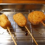 のんき - 右から玉ネギ、豚ヒレ、チーズ竹輪