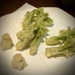 だるま - たらの芽天ぷら 930円