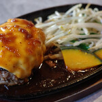 ループ ハンバーグ - 自家製ソースチェダーチーズハンバーグ