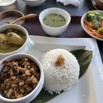 エムエム タイ - ゲーン&ガパオ　1,200円