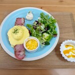 魔法のパンケーキ - エッグベネディクトモーニング