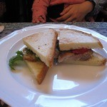 オステリア ポルタロッサ - パニーノ、撮りモモ肉のカツレツ