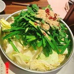 博多名物 もつ鍋 笑楽 - 