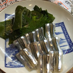 さきと - きびなごの刺身。ワカメ&酢みそで頂きます。 2015.01