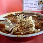 ラーメンハウス三平 - ちーずカレーラーメン 1,180円、大盛 120円(税込)﻿ トッピング月見 100円(税込)