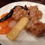 趙楊 - 2015年1月下旬。花の様に揚げた豚肉、筍、人参、玉葱を四川唐辛子炒め。（酢豚に見えるが別格の料理。）