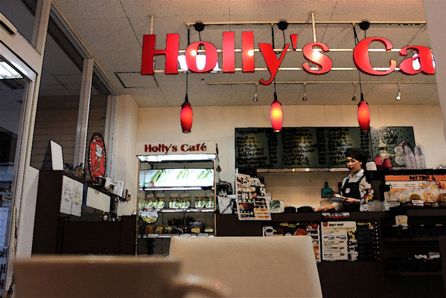 Holly's Cafe Nijo Ekimae Ten photo 5