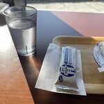 エルエー珈琲店 - お水と菓子