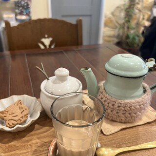 Cafe クマとサーモンと_0
