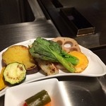 Oka No Ue No Resutoran Teppan Yaki Kiri Kiri - 地元産、隣町の無農薬有機野菜の付け合わせです。