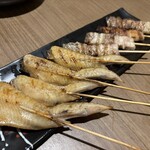 全席完全個室 地鶏と鮮魚が旨い店 鶏きち魚きち - 焼き物は豚バラと手羽先