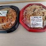 わくわく広場 - 料理写真:焼きそばと炒飯