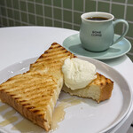 ROAR COFFEE 銀座7丁目店 - トーストもおいしい！