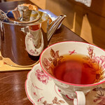 CAFE Robin post - 紅茶はポットで