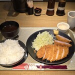 とんかつ あげいけ - ロースかつ＋ヒレかつ。