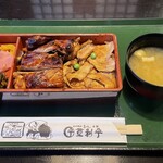 登利平 - 料理写真:鳥めし松重