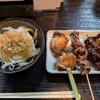 おちょこ - 今回の注文。左から玉ねぎスライス、抱き身、ハツ、レバー、ぼんじり。