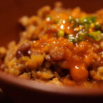 焼鳥火團 - ボロボロとしたそぼろに卵黄のコクで円やかな旨さへと誘うベストな量の〆。