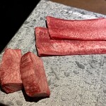 和牛焼肉やくにく - 極みタン2種