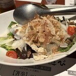 高知藁焼き 屋台餃子 土佐宿毛マーケット - 【サラダ】　２　四万十鶏ささみと大根のサラダ