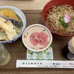 天丼・天ぷら本舗 さん天 - 料理写真:天丼とかけそば　-100円で800円