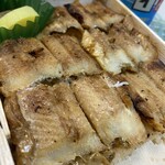 あなごめしうえの - 整然と並んだ穴子が美しい