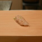 鮨 やすみつ - ◇かわはぎ肝挟み
