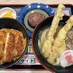 資さんうどん - 料理写真: