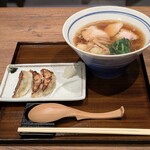 中華そば 五郎 - 手延べ餃子（3ケ） 0円　＆　中華そば　950円