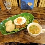カフェ ポカポカ - ナシゴレン
