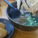 大地のうどん - ランチセット＠650円（肉・ごぼう・わかめうどん＋いなり2ヶ）