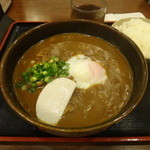 こんぴら茶屋 - 温泉玉子入り牛カレーうどんと小ライス