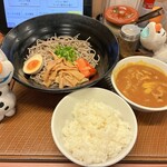 から好し - 料理写真:室蘭カレーラーメン風スパイシーつけ汁蕎麦ご飯セット 990円(税込) ※出て来た瞬間に分かった、あ!これ、ハズレだわ