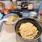 自家製麺つけ麺 紅葉 - メンマつけ麺・太麺、1,070円。
